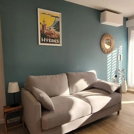 Air-conditioned Opening Onto Private Pool Appartement