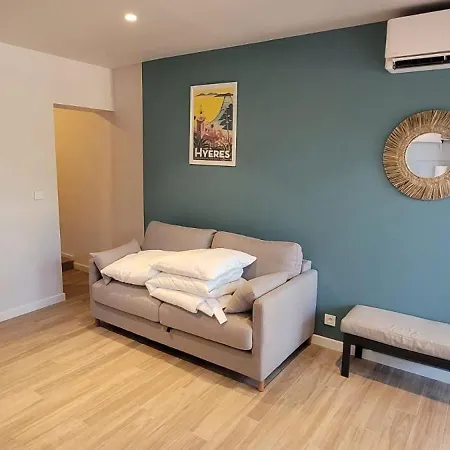 Apartment Air-conditioned Opening Onto Private Pool